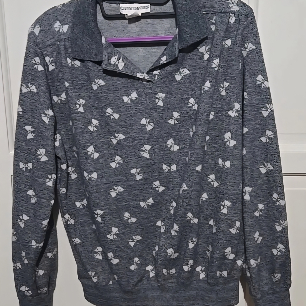 Cathy Daniels Gray Patterned V-Neck Sweater
